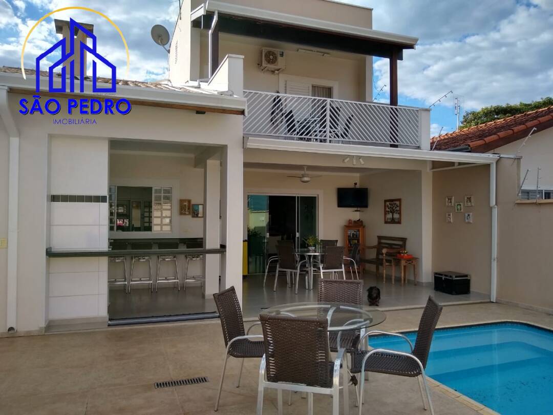 Casa à venda com 3 quartos, 194m² - Foto 4