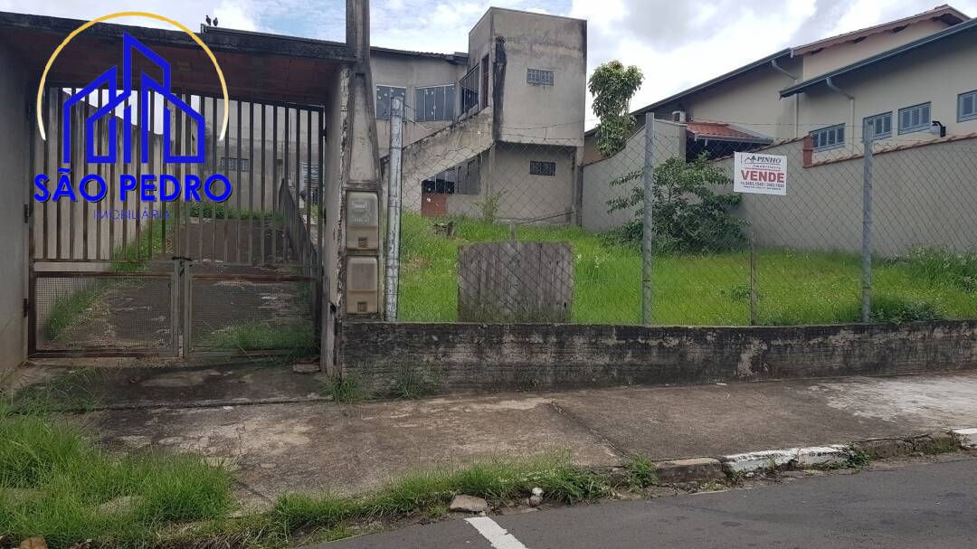 Casa à venda com 2 quartos, 200m² - Foto 2