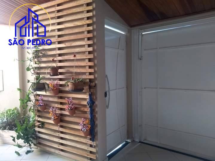 Casa à venda com 3 quartos, 89m² - Foto 1