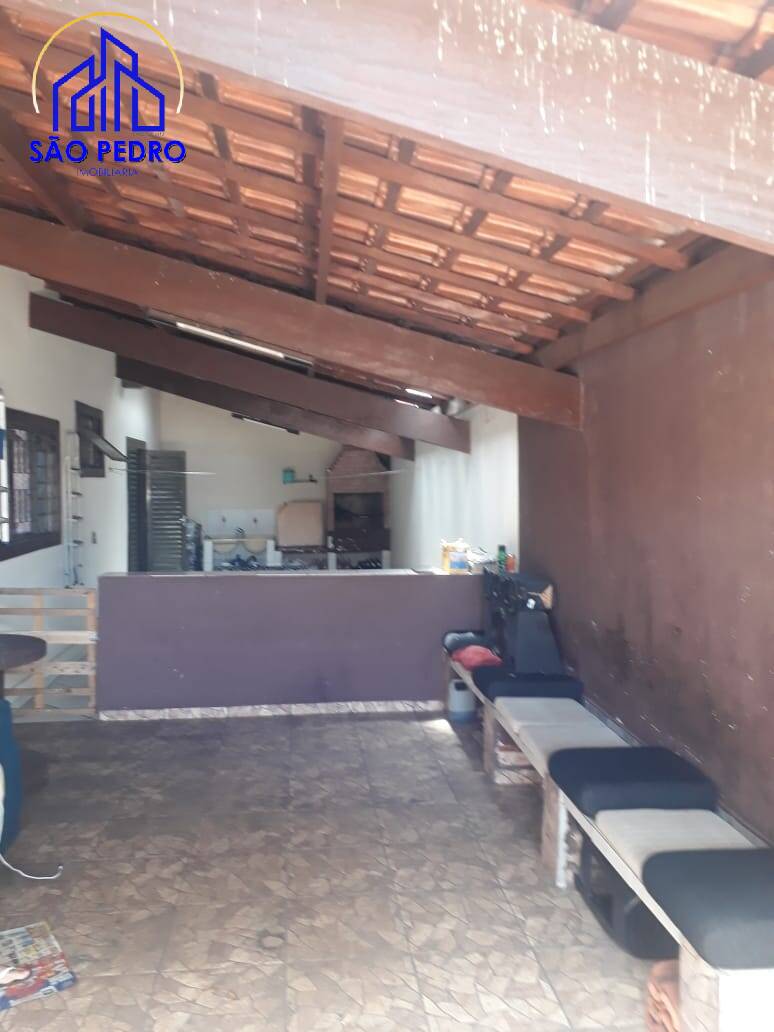 Casa à venda com 2 quartos, 187m² - Foto 2