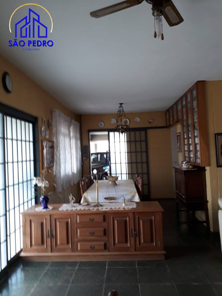 Casa à venda com 3 quartos, 327m² - Foto 18