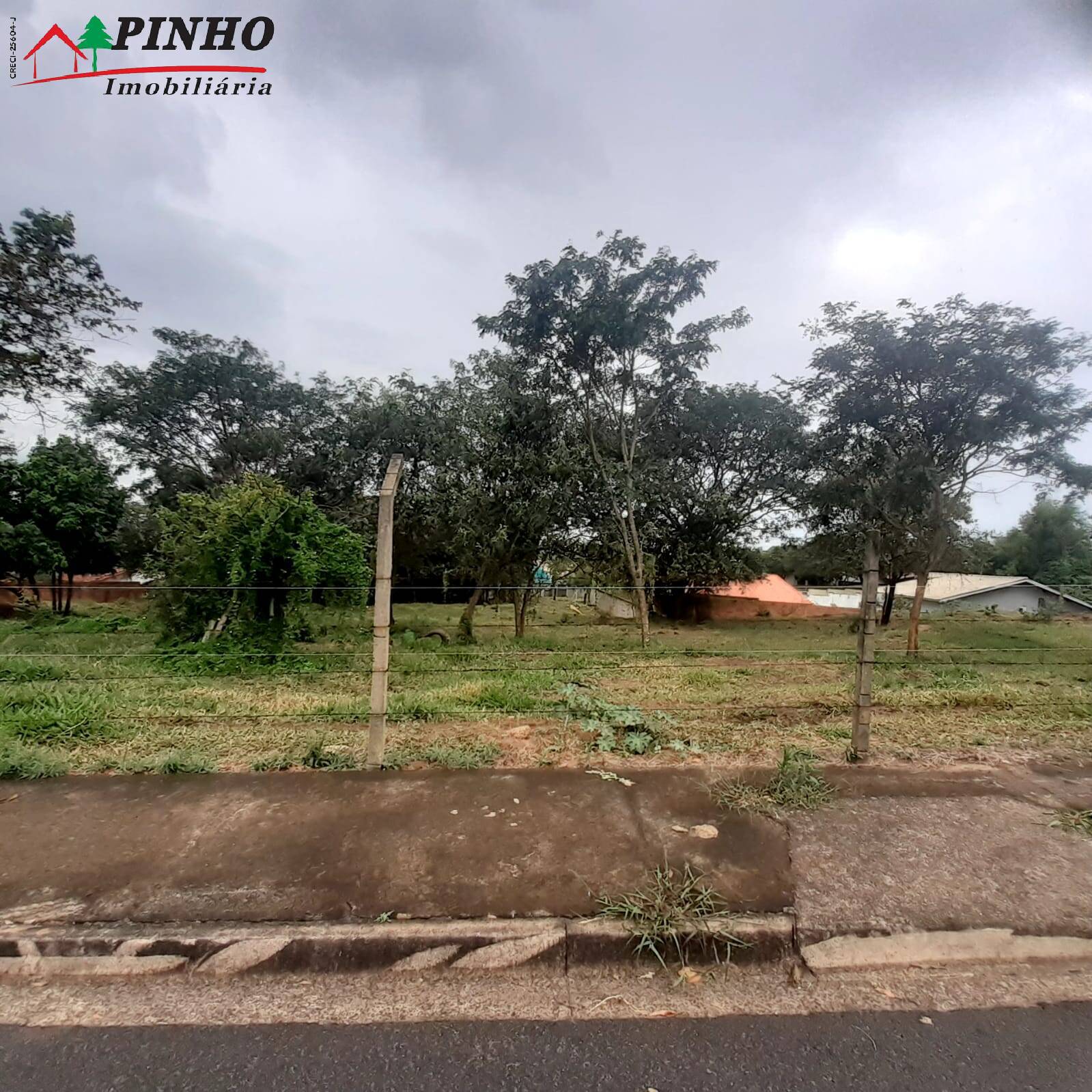 Terreno à venda, 600m² - Foto 1