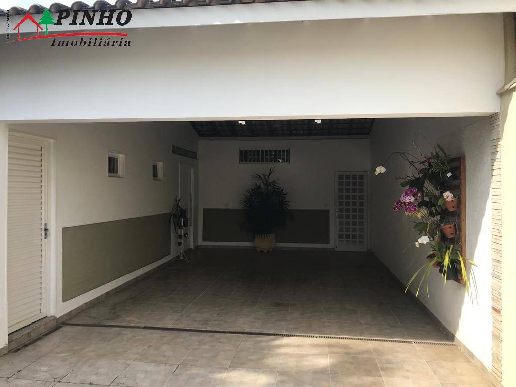 Casa à venda com 3 quartos, 200m² - Foto 4