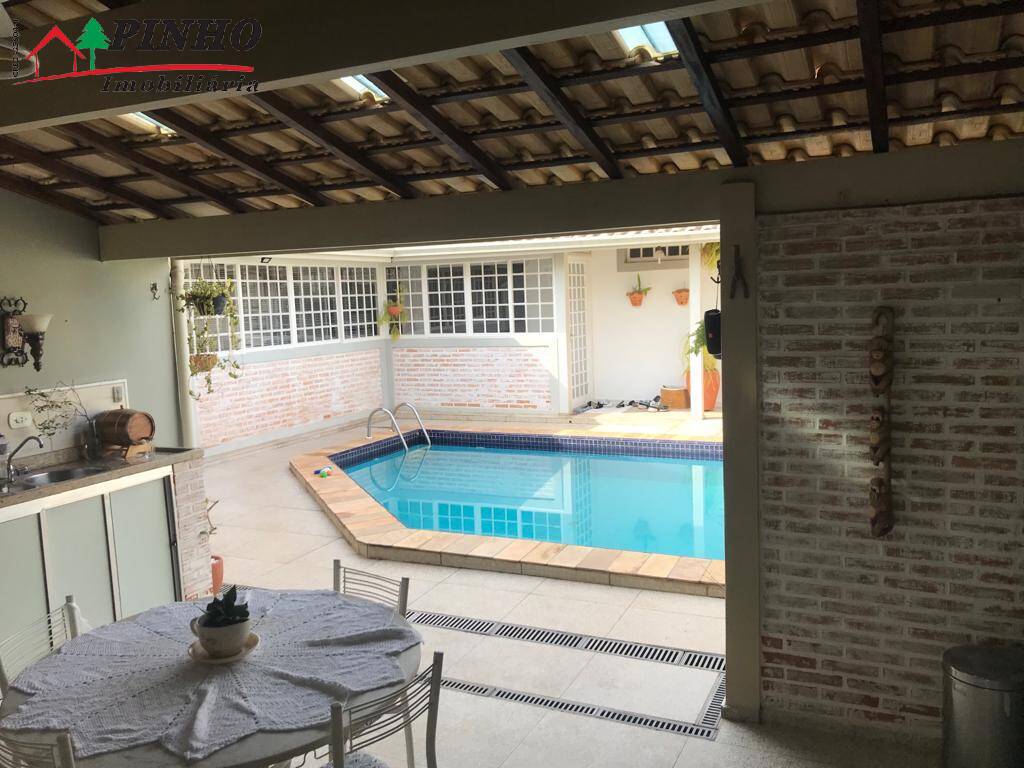 Casa à venda com 3 quartos, 200m² - Foto 7