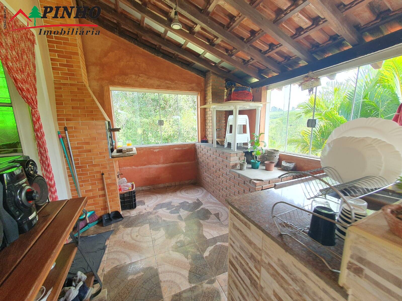 Casa à venda com 3 quartos, 136m² - Foto 2