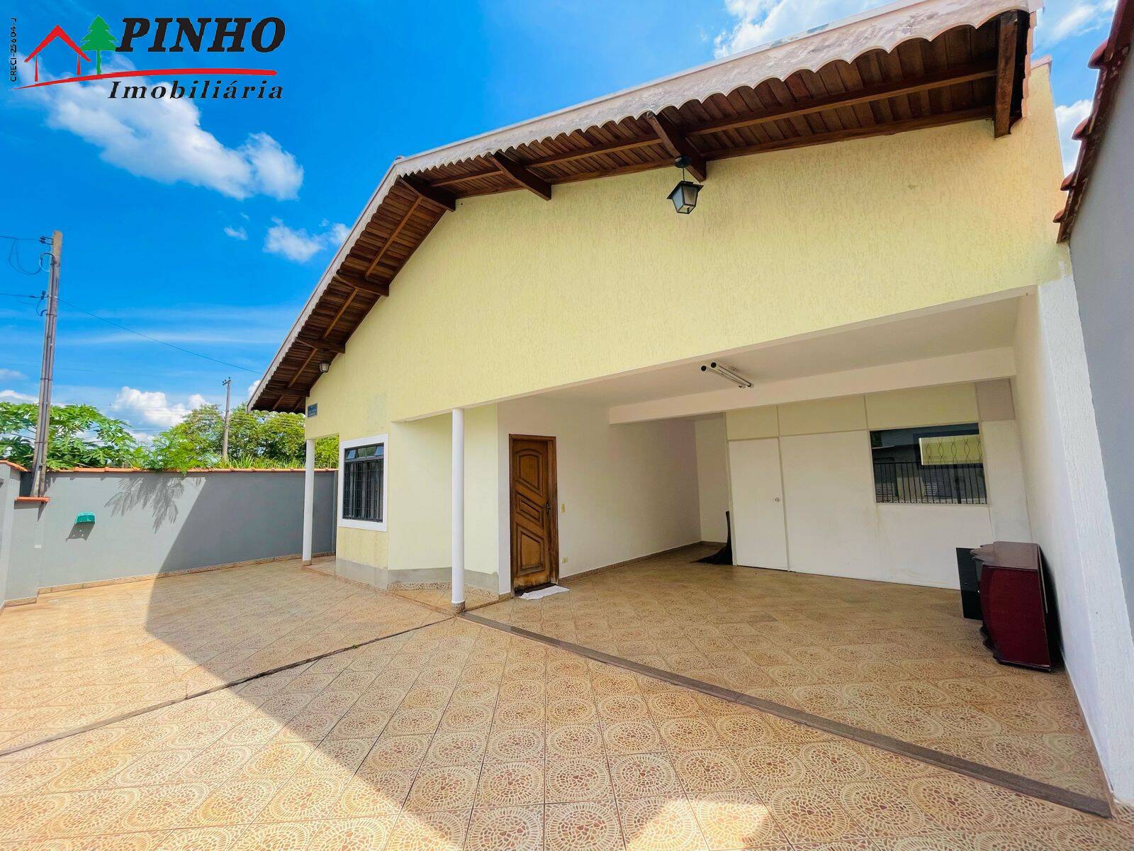 Casa à venda com 3 quartos, 178m² - Foto 2