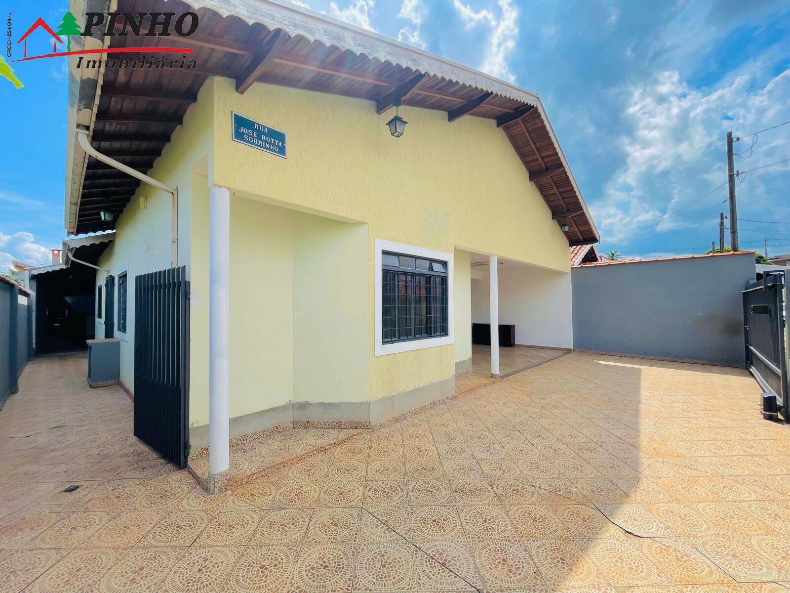 Casa à venda com 3 quartos, 178m² - Foto 3