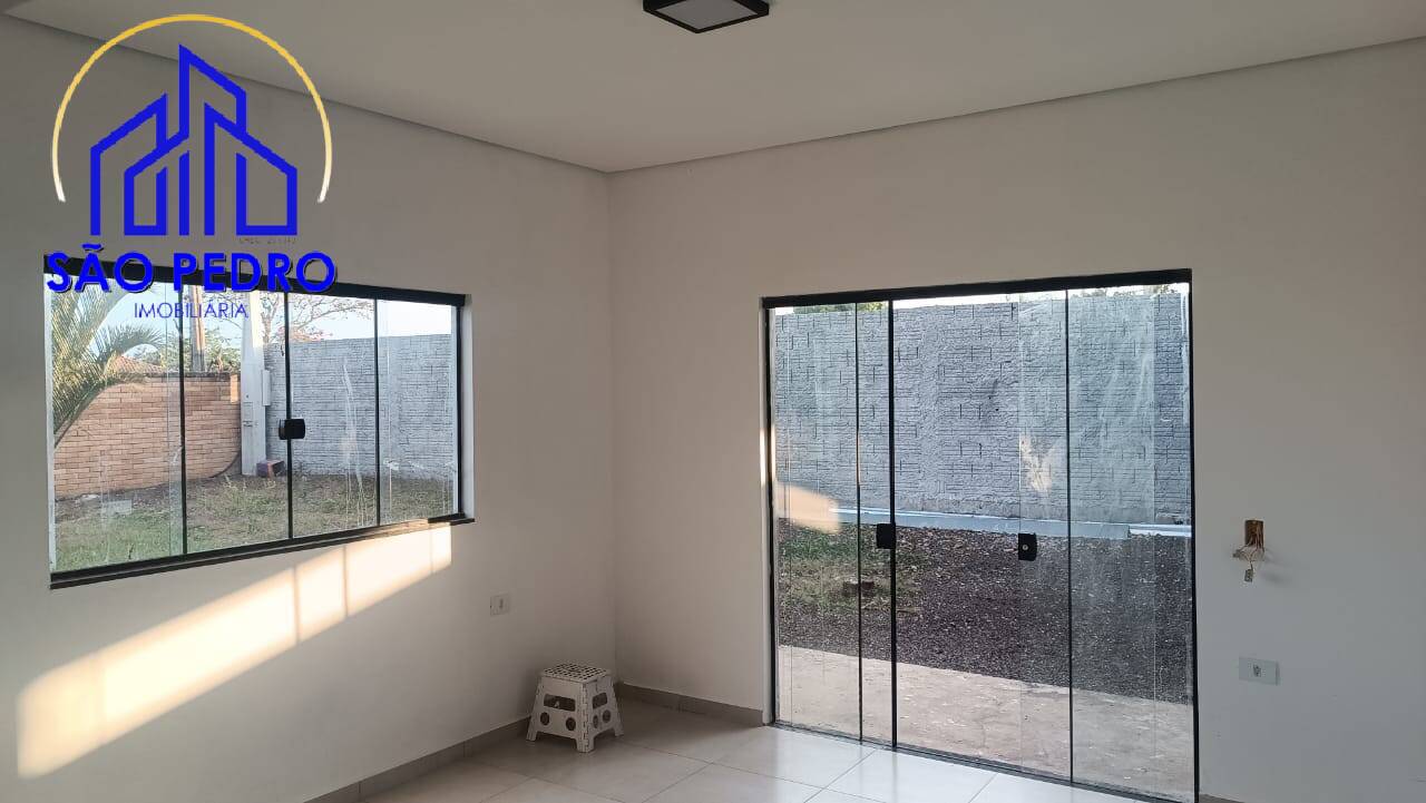 Casa à venda com 2 quartos, 101m² - Foto 2