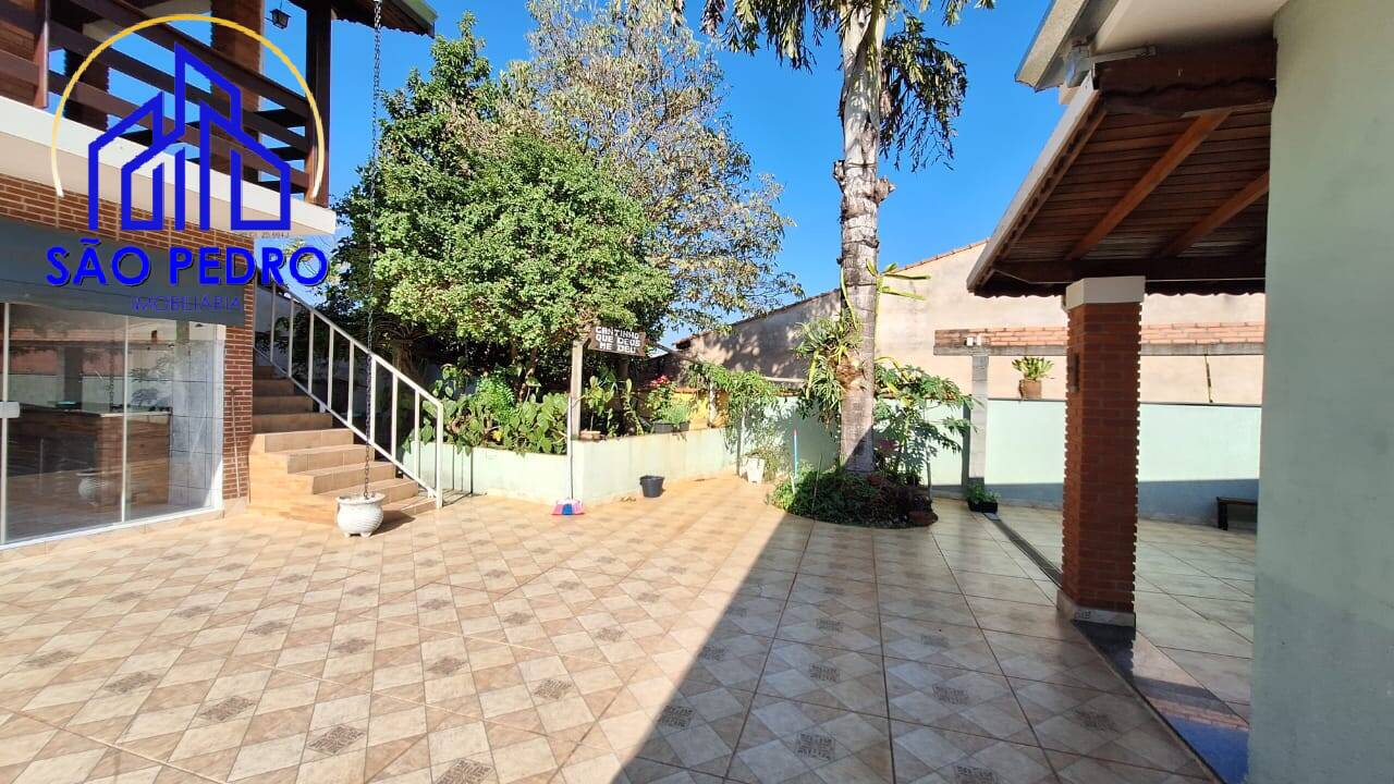 Casa à venda com 6 quartos, 220m² - Foto 7