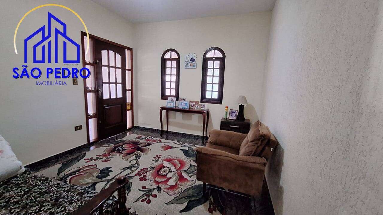 Casa à venda com 6 quartos, 220m² - Foto 13