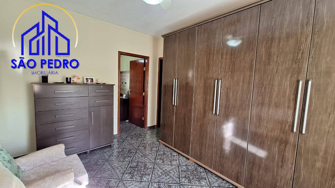 Casa à venda com 6 quartos, 220m² - Foto 27