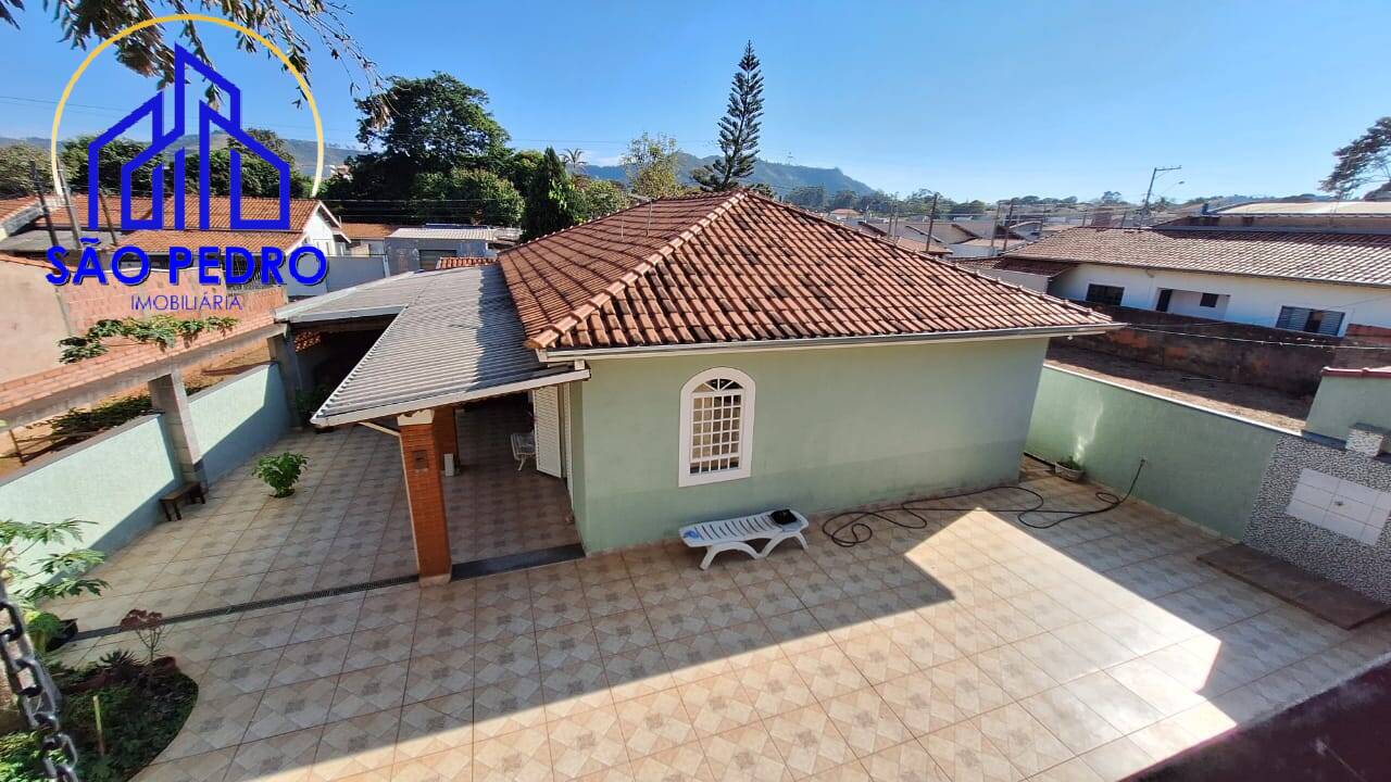 Casa à venda com 6 quartos, 220m² - Foto 39