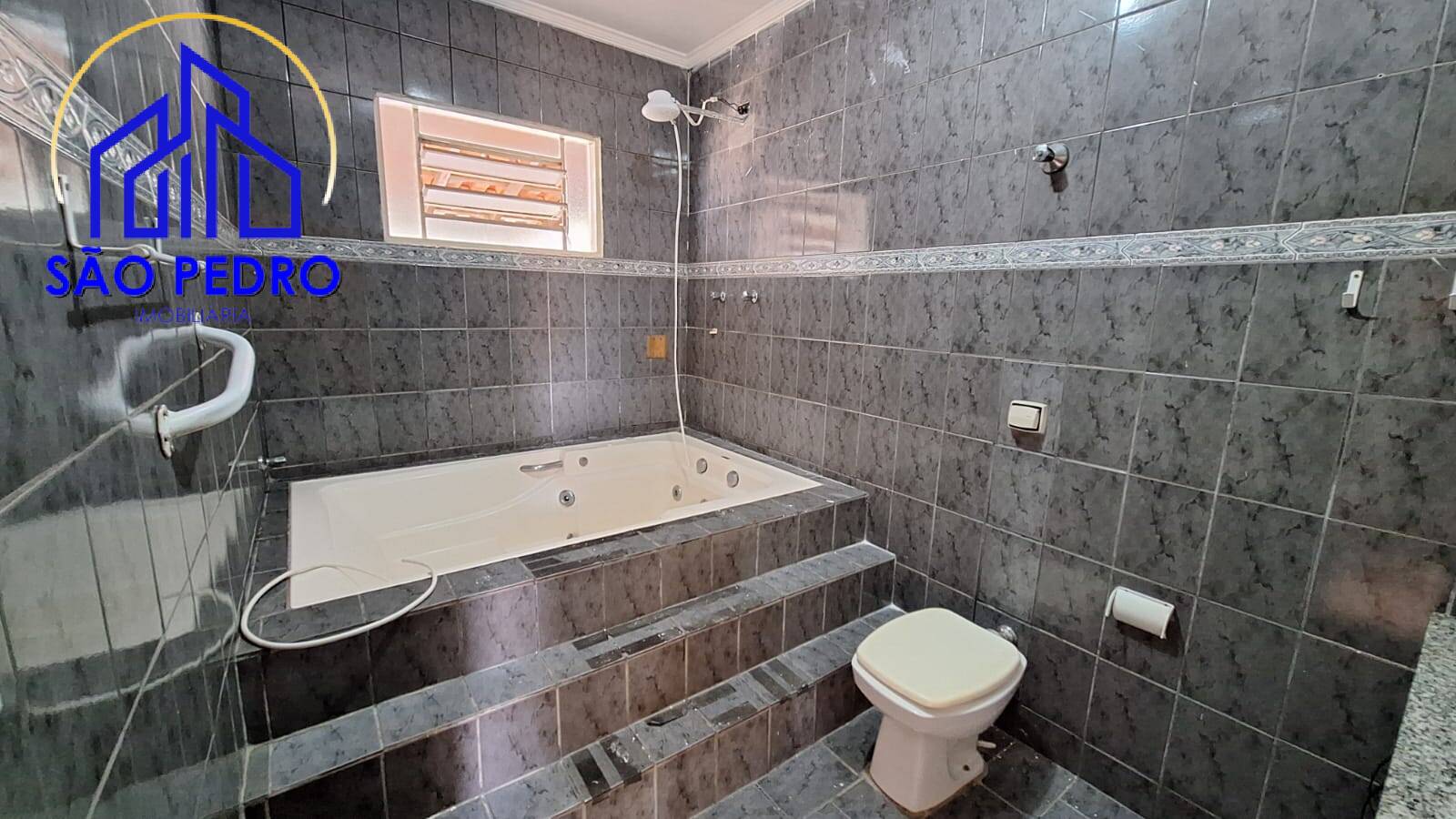 Casa à venda com 3 quartos, 174m² - Foto 8