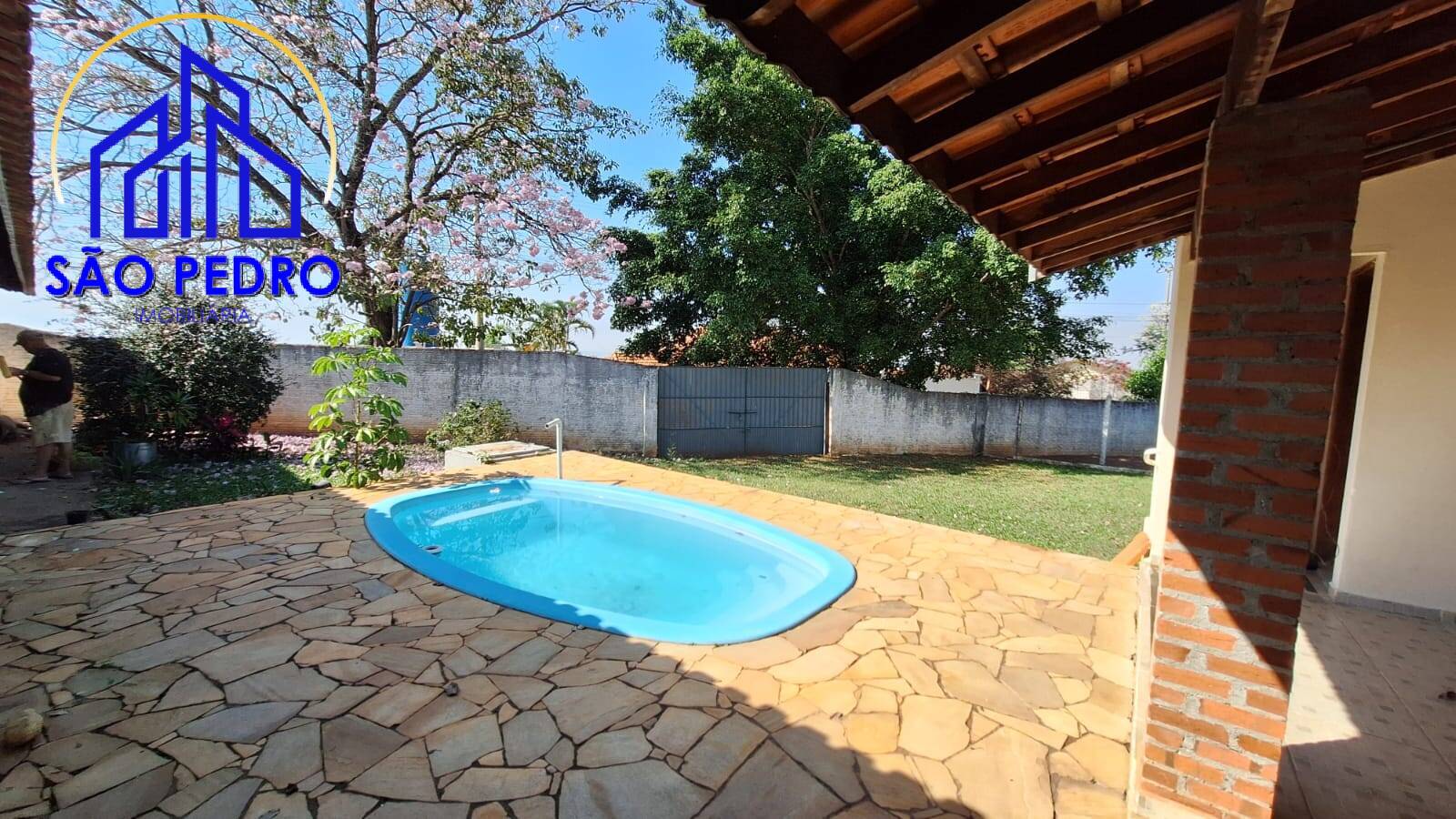 Casa à venda com 3 quartos, 174m² - Foto 1