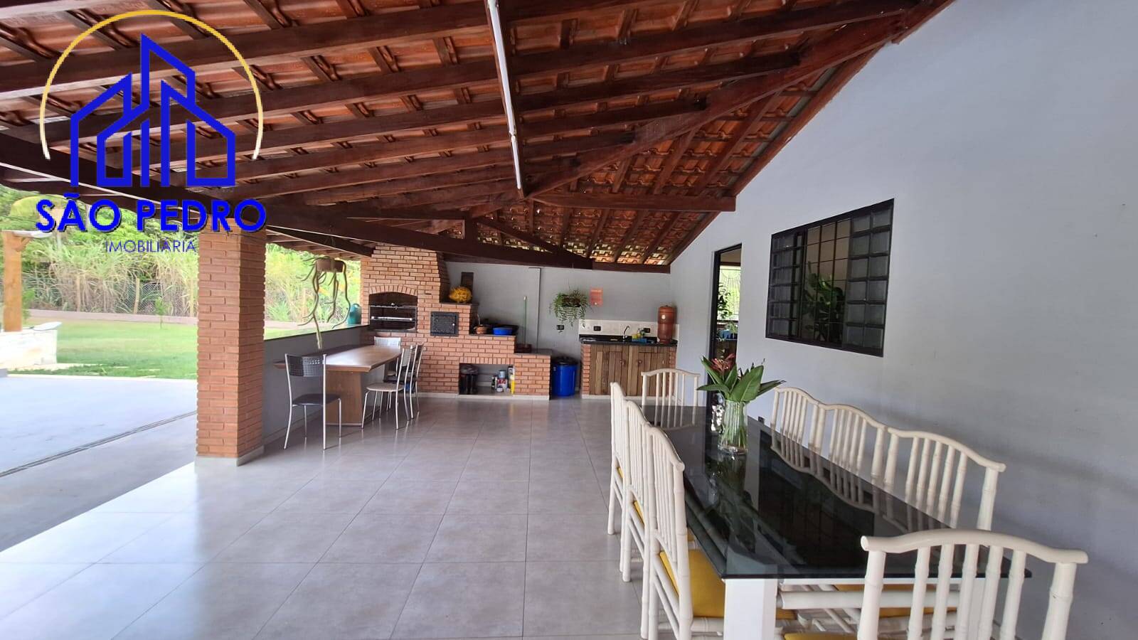 Casa à venda com 4 quartos, 280m² - Foto 2