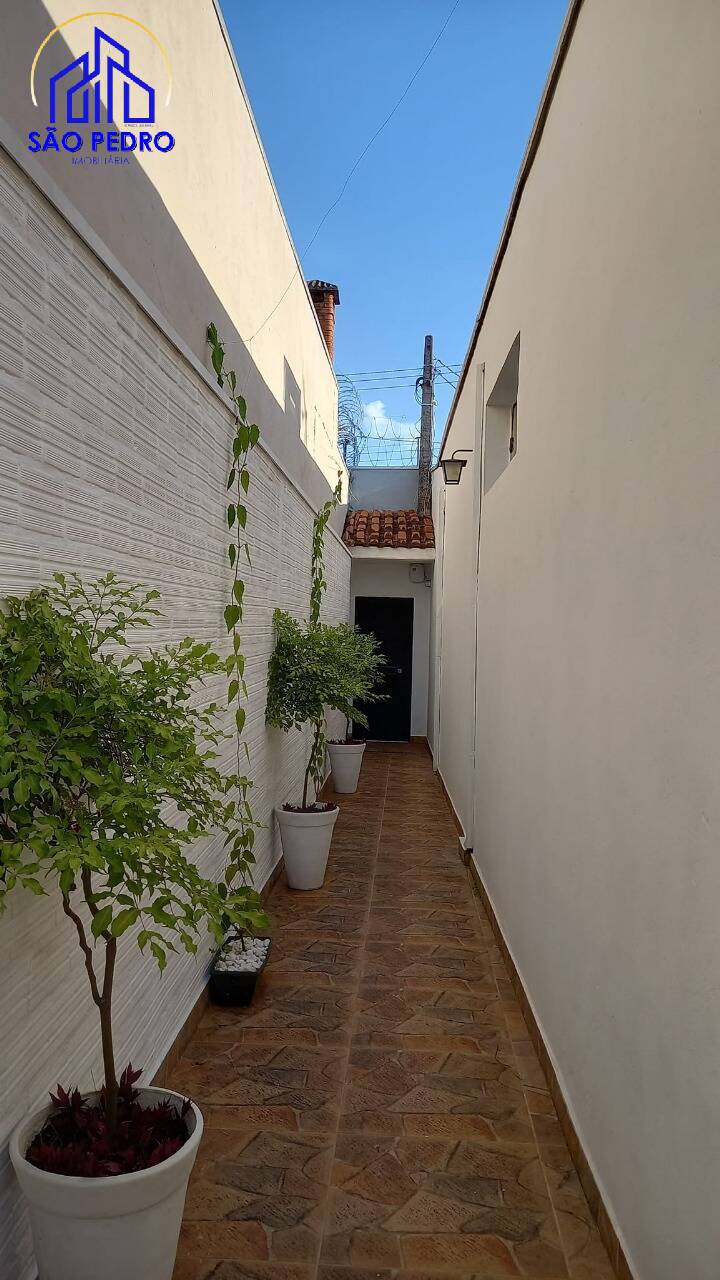 Casa à venda com 1 quarto, 196m² - Foto 1